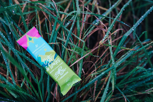 Moonvalley Organic Energy Bar - Bio-Energieriegel Cardamom (12 x 50 g)